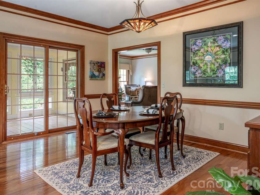 23 Boddington Court, Asheville, NC 28803.  MLS# CAR4392523, YatesRealty ID 38455. Main Level Dining