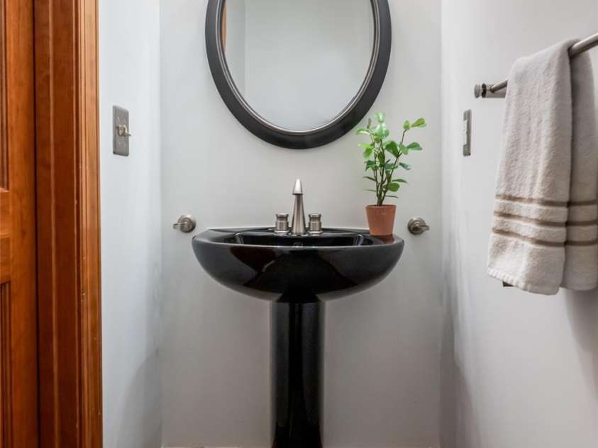 23 Boddington Court, Asheville, NC 28803.  MLS# CAR4392523, YatesRealty ID 38455. Primary Half Bath