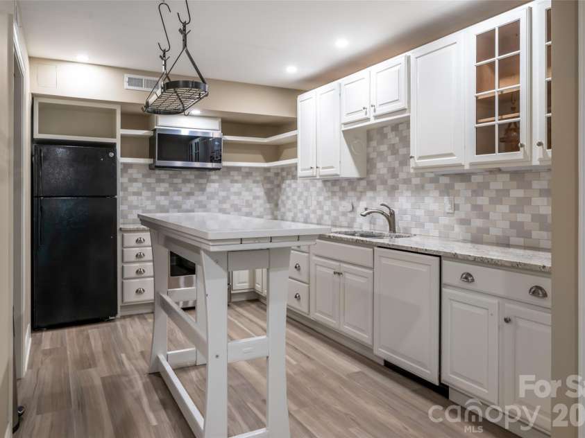 23 Boddington Court, Asheville, NC 28803.  MLS# CAR4392523, YatesRealty ID 38455. Second LIving Quarters