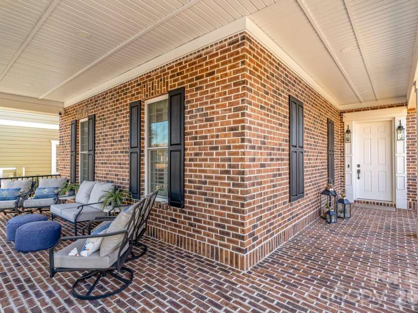 752 Crystal Water Way, Myrtle Beach, SC 29579.  MLS# CAR4379900, YatesRealty ID 38456. 