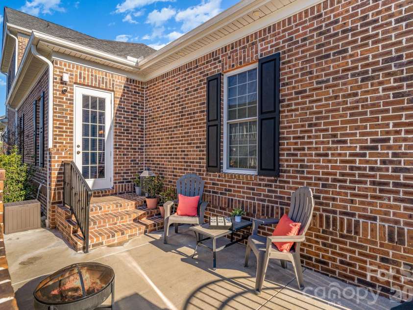 752 Crystal Water Way, Myrtle Beach, SC 29579.  MLS# CAR4379900, YatesRealty ID 38456. 