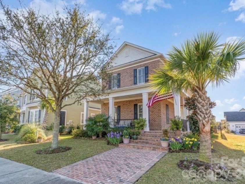 752 Crystal Water Way, Myrtle Beach, SC 29579.  MLS# CAR4379900, YatesRealty ID 38456. 