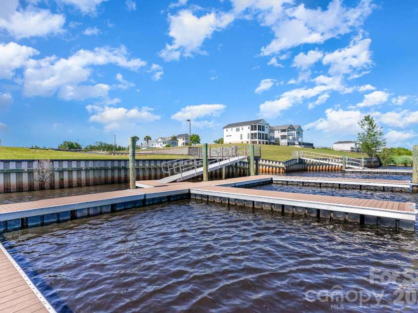 752 Crystal Water Way, Myrtle Beach, SC 29579.  MLS# CAR4379900, YatesRealty ID 38456. 