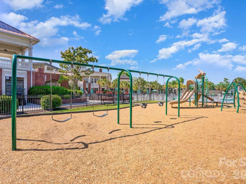 752 Crystal Water Way, Myrtle Beach, SC 29579.  MLS# CAR4379900, YatesRealty ID 38456. 