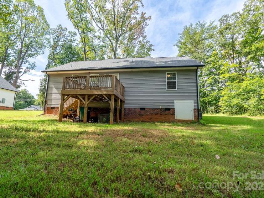 321 Torbush Drive, Salisbury, NC 28144.  MLS# CAR4296890, YatesRealty ID 38457. 