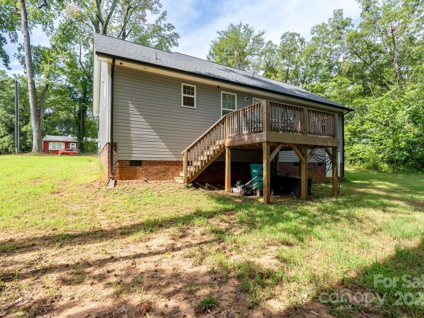 321 Torbush Drive, Salisbury, NC 28144.  MLS# CAR4296890, YatesRealty ID 38457. 