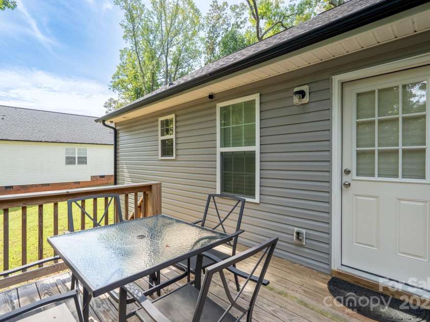 321 Torbush Drive, Salisbury, NC 28144.  MLS# CAR4296890, YatesRealty ID 38457. 
