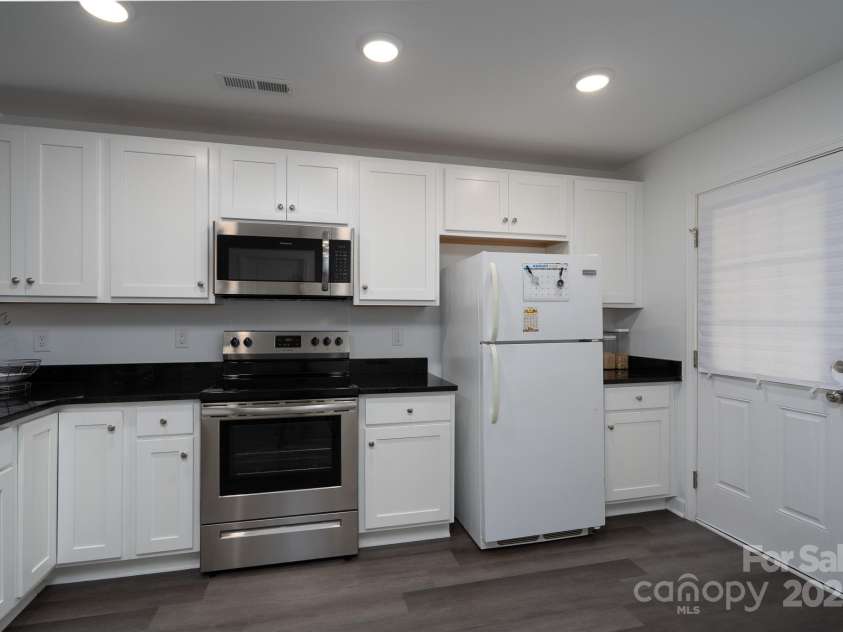 321 Torbush Drive, Salisbury, NC 28144.  MLS# CAR4296890, YatesRealty ID 38457. 