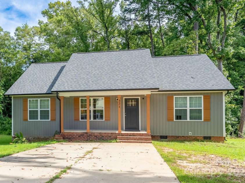 321 Torbush Drive, Salisbury, NC 28144.  MLS# CAR4296890, YatesRealty ID 38457. 