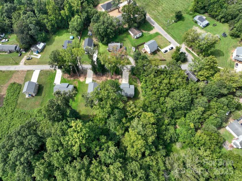 321 Torbush Drive, Salisbury, NC 28144.  MLS# CAR4296890, YatesRealty ID 38457. 