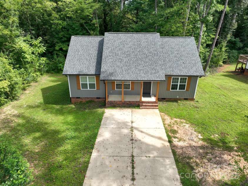 321 Torbush Drive, Salisbury, NC 28144.  MLS# CAR4296890, YatesRealty ID 38457. 