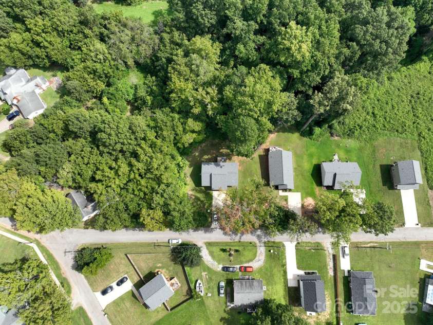 321 Torbush Drive, Salisbury, NC 28144.  MLS# CAR4296890, YatesRealty ID 38457. 