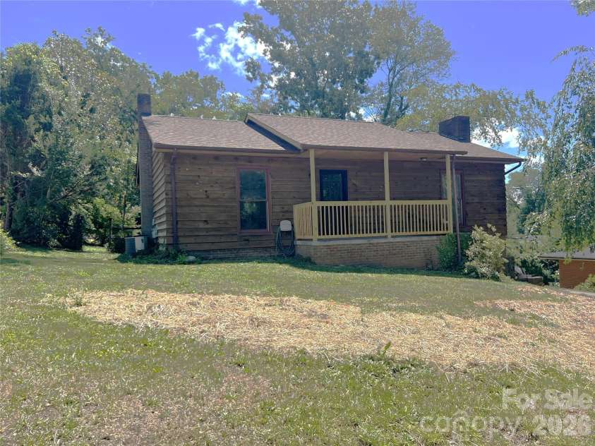 305 Forest Hill Street, Morganton, NC 28655.  MLS# CAR4396833, YatesRealty ID 38458. 