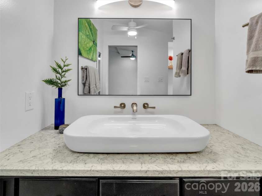 70 Icicle Ridge Road, Sylva, NC 28779.  MLS# CAR4344064, YatesRealty ID 3846. 