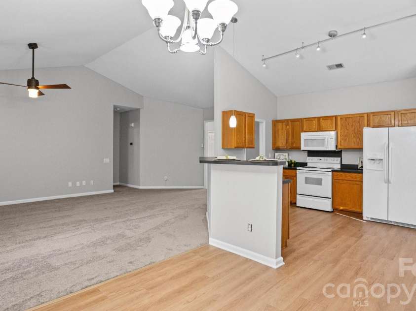 6653 Allness Glen Lane, Charlotte, NC 28269.  MLS# CAR4400662, YatesRealty ID 38460. 