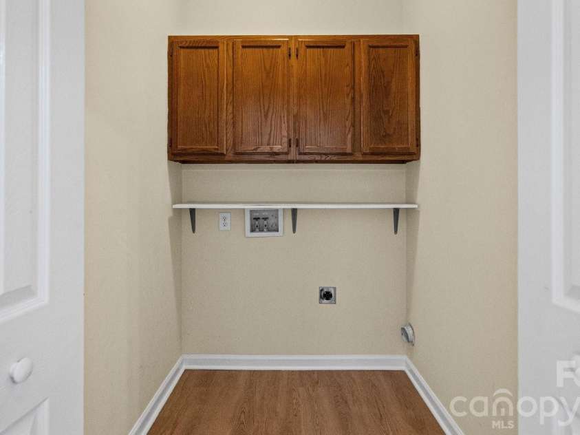 6653 Allness Glen Lane, Charlotte, NC 28269.  MLS# CAR4400662, YatesRealty ID 38460. 