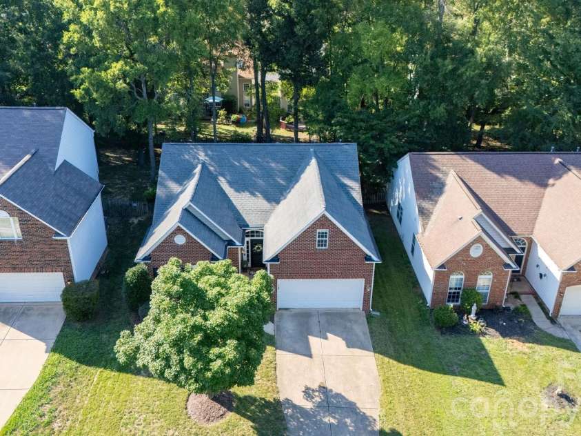 6653 Allness Glen Lane, Charlotte, NC 28269.  MLS# CAR4400662, YatesRealty ID 38460. 