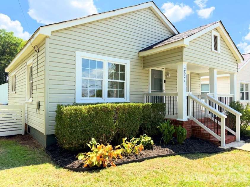 2827 Long Avenue, Gastonia, NC 28054.  MLS# CAR4405566, YatesRealty ID 38461. 
