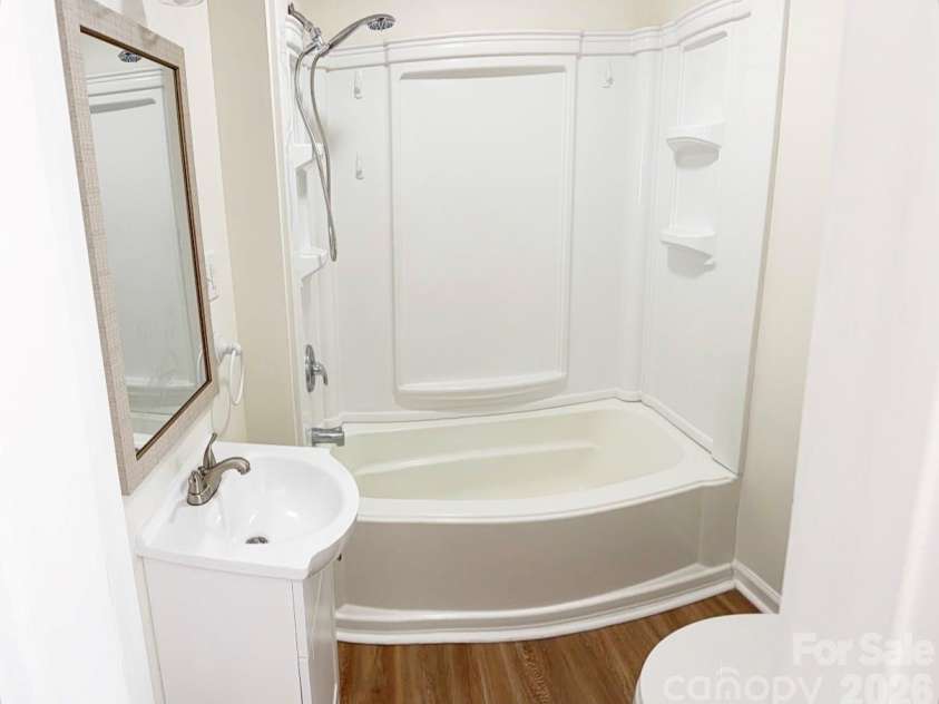 2827 Long Avenue, Gastonia, NC 28054.  MLS# CAR4405566, YatesRealty ID 38461. 