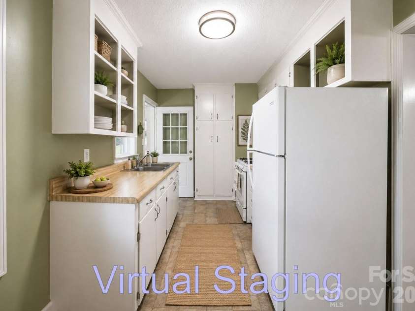 3129 Iredell Drive, Charlotte, NC 28269.  MLS# CAR4402094, YatesRealty ID 38462. 