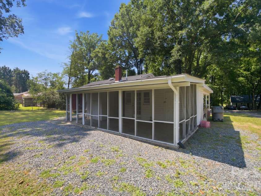 3129 Iredell Drive, Charlotte, NC 28269.  MLS# CAR4402094, YatesRealty ID 38462. Back