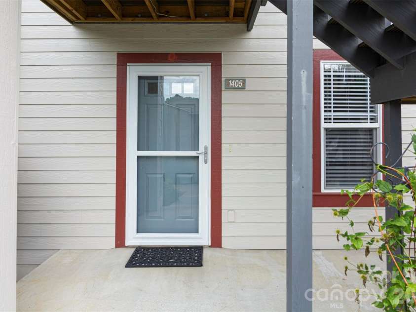 1405 Deermouse Way, Hendersonville, NC 28792.  MLS# CAR4403319, YatesRealty ID 38463. 