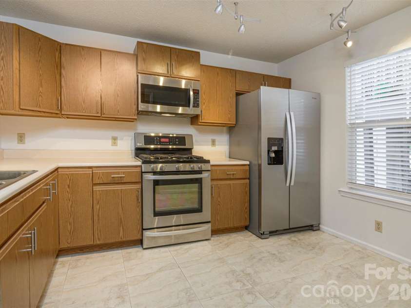 1405 Deermouse Way, Hendersonville, NC 28792.  MLS# CAR4403319, YatesRealty ID 38463. 