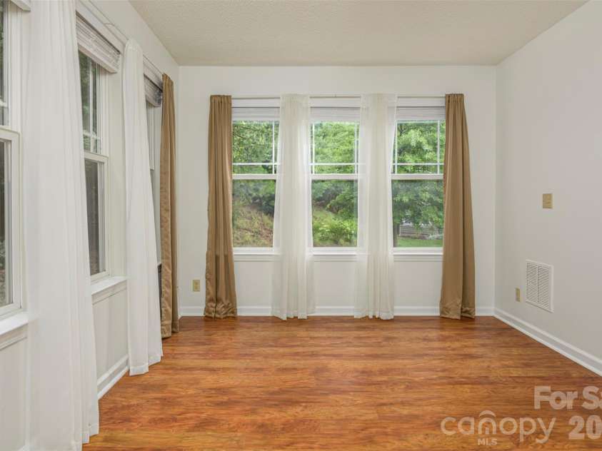 1405 Deermouse Way, Hendersonville, NC 28792.  MLS# CAR4403319, YatesRealty ID 38463. 
