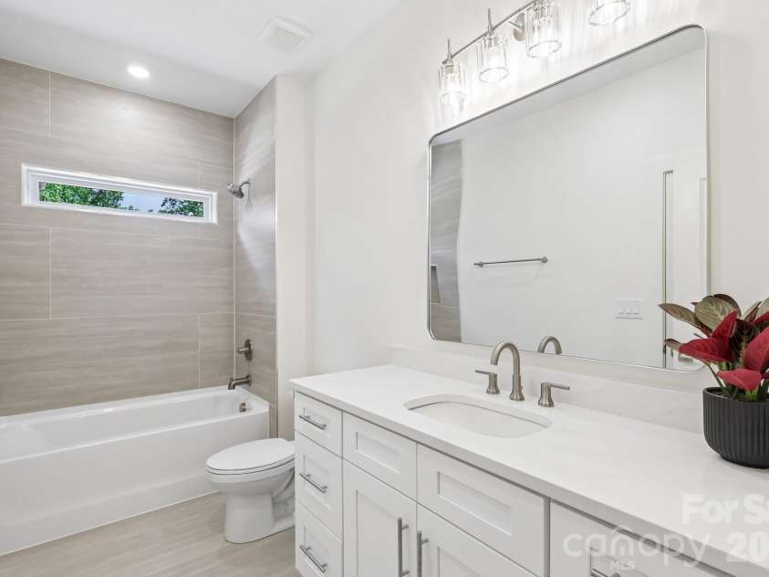 332 Point Carpenter Road, Indian Land, SC 29707.  MLS# CAR4393958, YatesRealty ID 38464. Secondary bathroom with ensuite bath access.