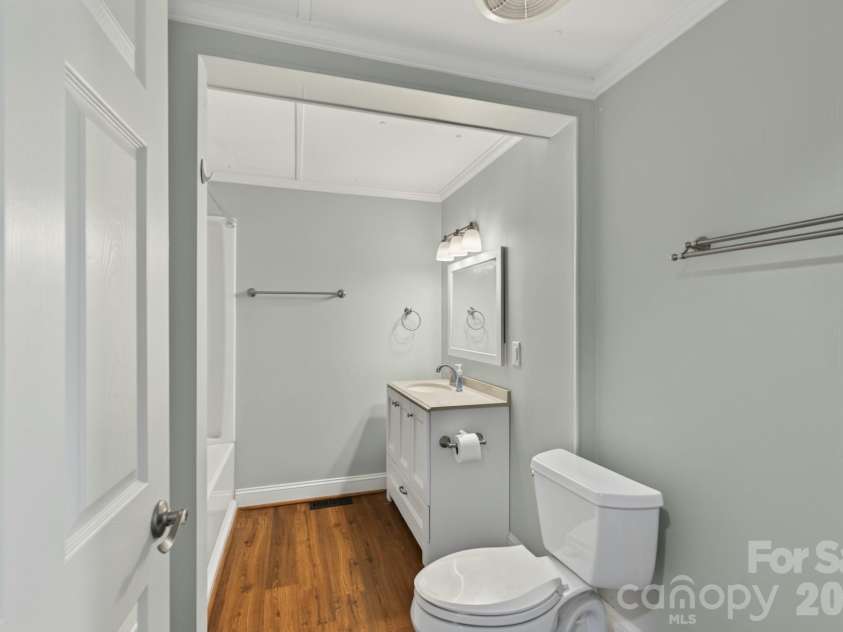 331 Shiloh Road, York, SC 29745.  MLS# CAR4402807, YatesRealty ID 38465. Bathroom