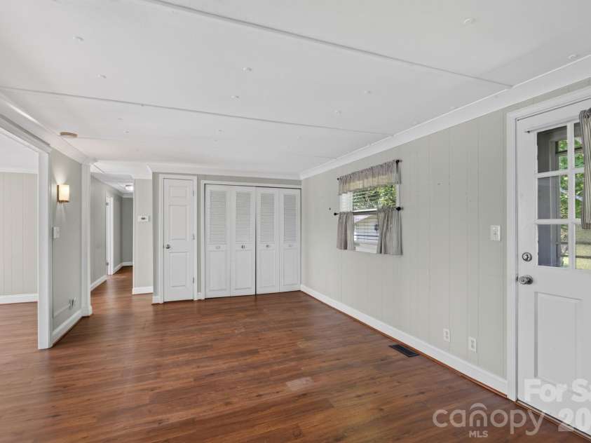 331 Shiloh Road, York, SC 29745.  MLS# CAR4402807, YatesRealty ID 38465. Dining Area