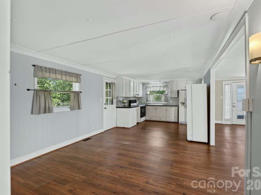 331 Shiloh Road, York, SC 29745.  MLS# CAR4402807, YatesRealty ID 38465. Dining Area to Kitchen