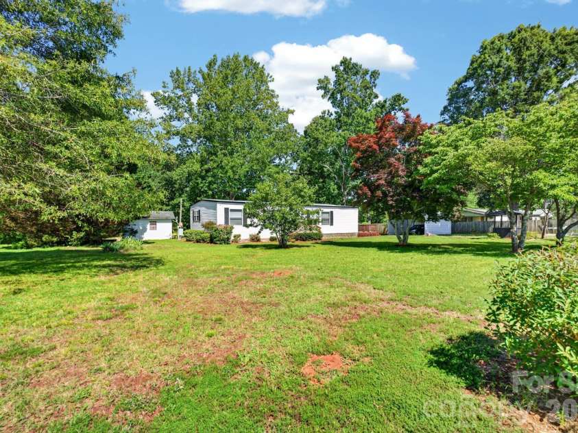 331 Shiloh Road, York, SC 29745.  MLS# CAR4402807, YatesRealty ID 38465. Front Yard