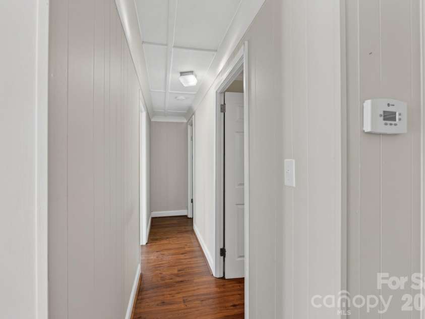 331 Shiloh Road, York, SC 29745.  MLS# CAR4402807, YatesRealty ID 38465. Hallway
