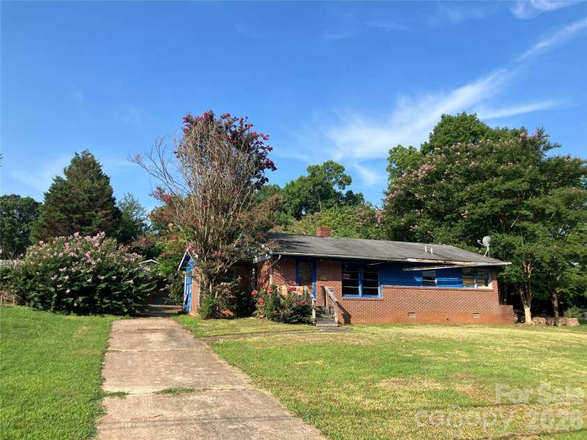 123 Dalehurst Drive, Forest City, NC 28043.  MLS# CAR4405312, YatesRealty ID 38467. 