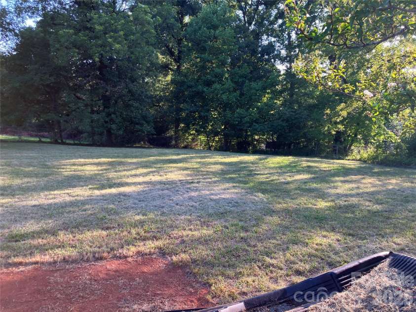 123 Dalehurst Drive, Forest City, NC 28043.  MLS# CAR4405312, YatesRealty ID 38467. 