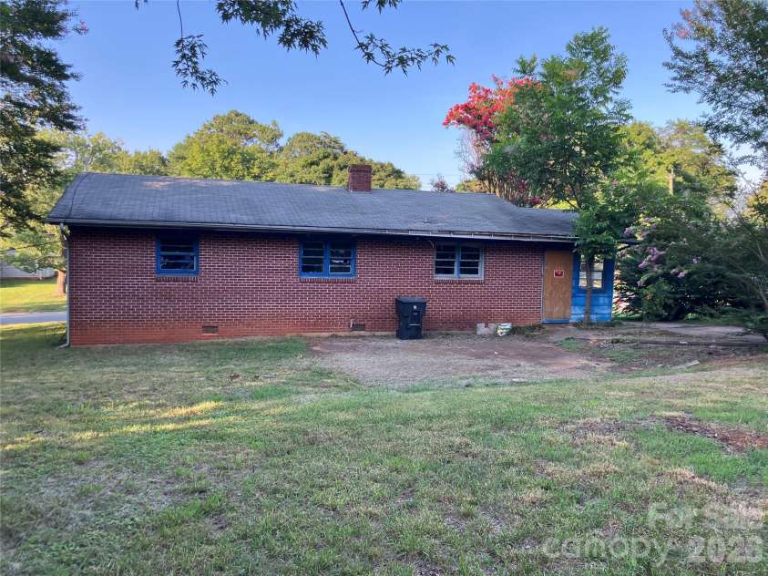 123 Dalehurst Drive, Forest City, NC 28043.  MLS# CAR4405312, YatesRealty ID 38467. 