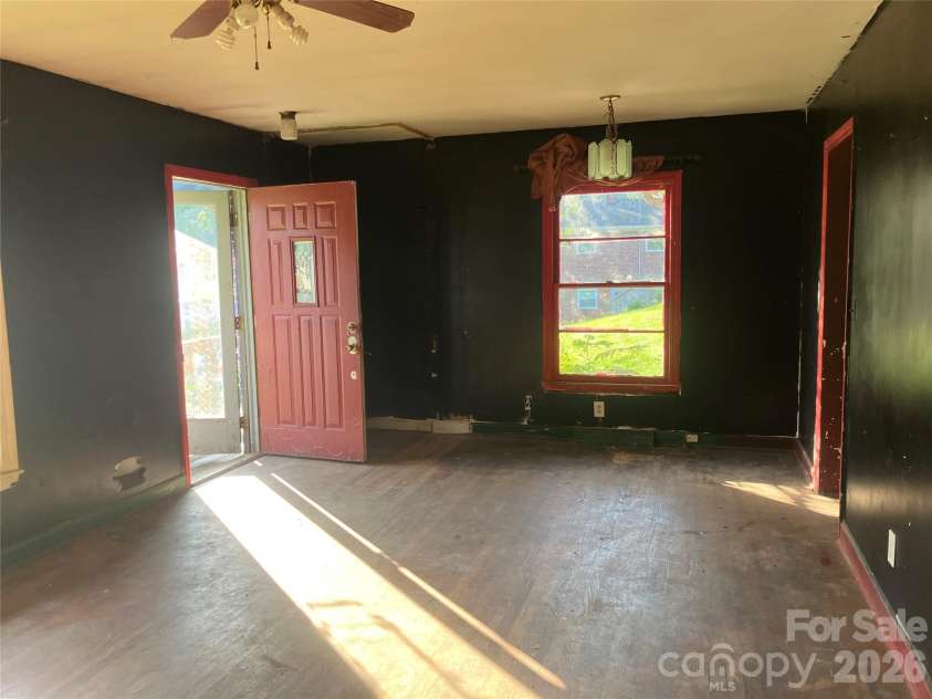 123 Dalehurst Drive, Forest City, NC 28043.  MLS# CAR4405312, YatesRealty ID 38467. 