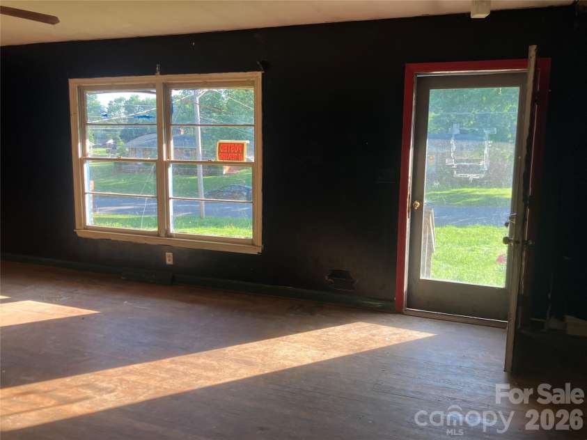 123 Dalehurst Drive, Forest City, NC 28043.  MLS# CAR4405312, YatesRealty ID 38467. 