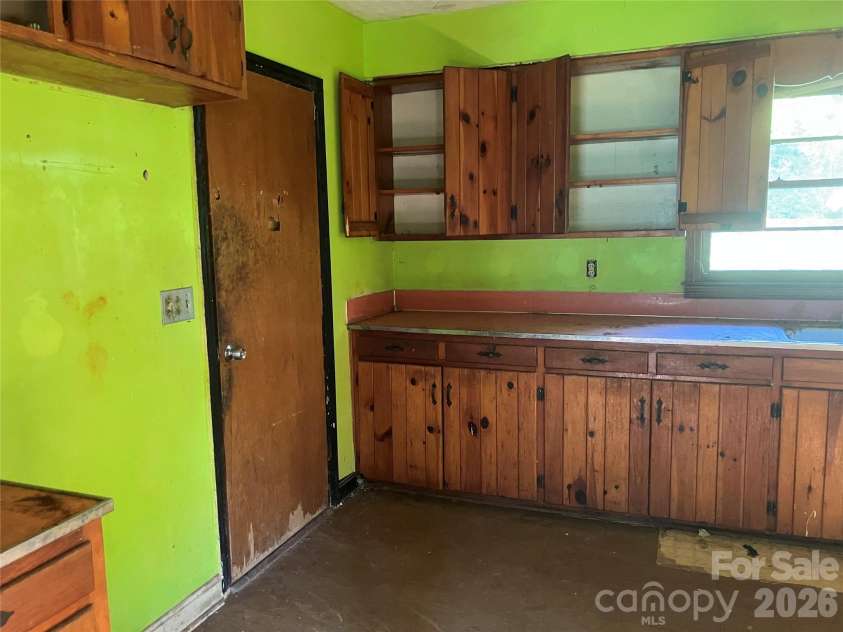 123 Dalehurst Drive, Forest City, NC 28043.  MLS# CAR4405312, YatesRealty ID 38467. 