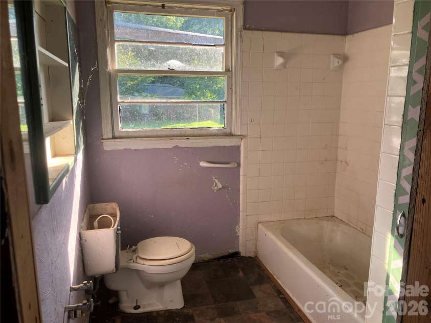 123 Dalehurst Drive, Forest City, NC 28043.  MLS# CAR4405312, YatesRealty ID 38467. 
