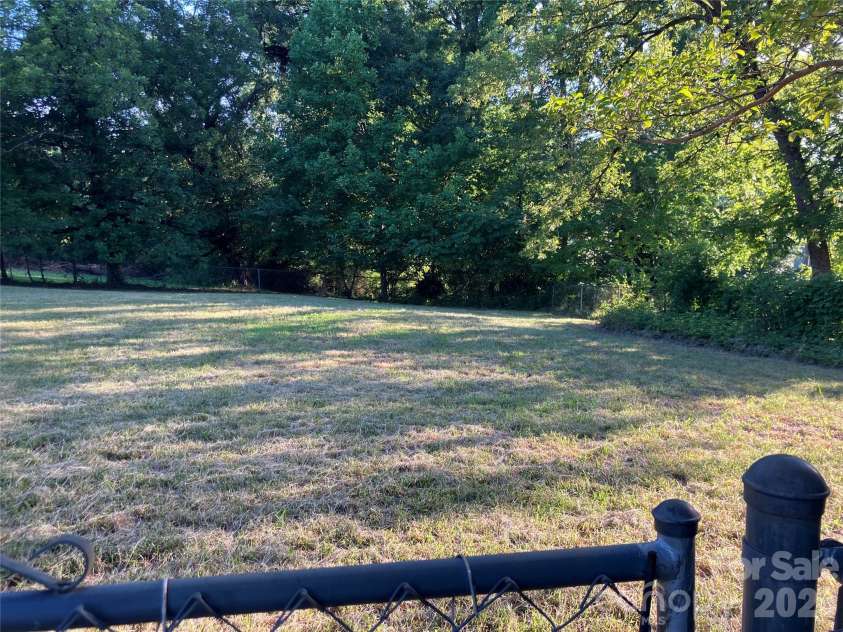 123 Dalehurst Drive, Forest City, NC 28043.  MLS# CAR4405312, YatesRealty ID 38467. 
