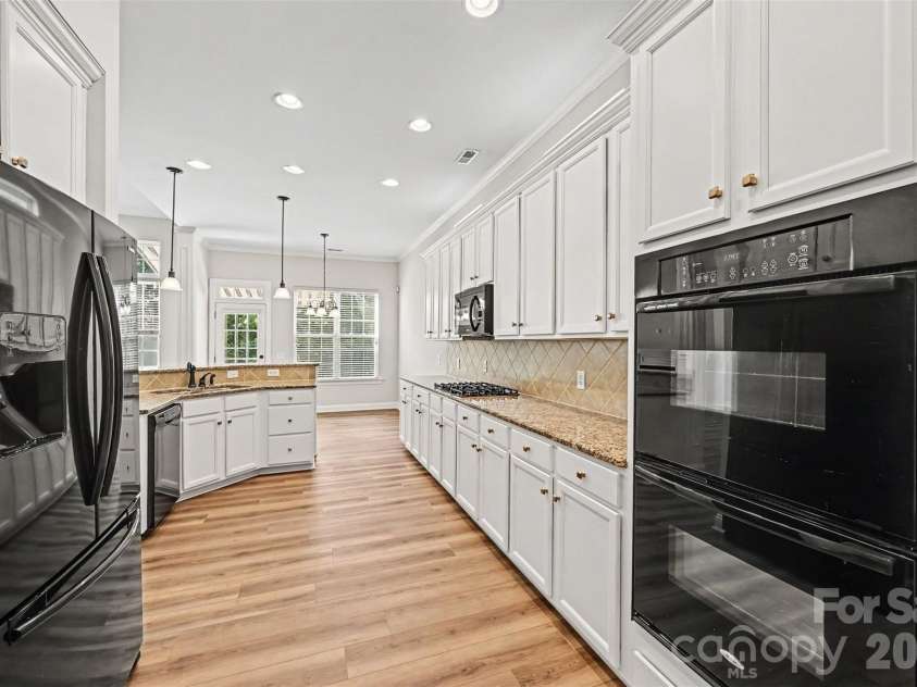 1162 Gold Rush Court, Fort Mill, SC 29708.  MLS# CAR4412511, YatesRealty ID 38468. Kitchen