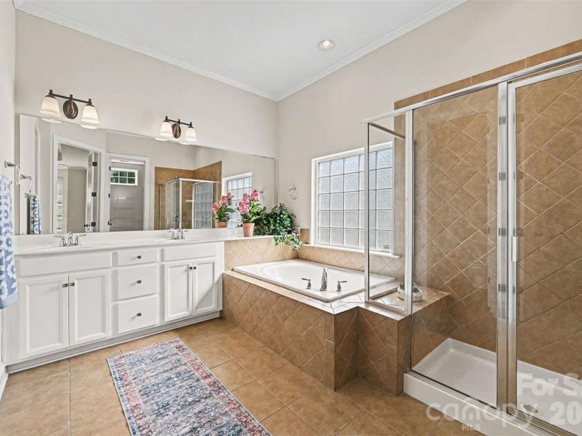1162 Gold Rush Court, Fort Mill, SC 29708.  MLS# CAR4412511, YatesRealty ID 38468. Primary Bathroom