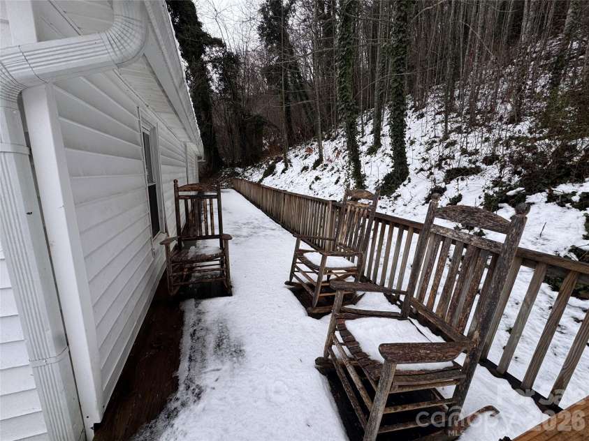 9 Alzena Road, Sylva, NC 28779.  MLS# CAR4344187, YatesRealty ID 3847. 