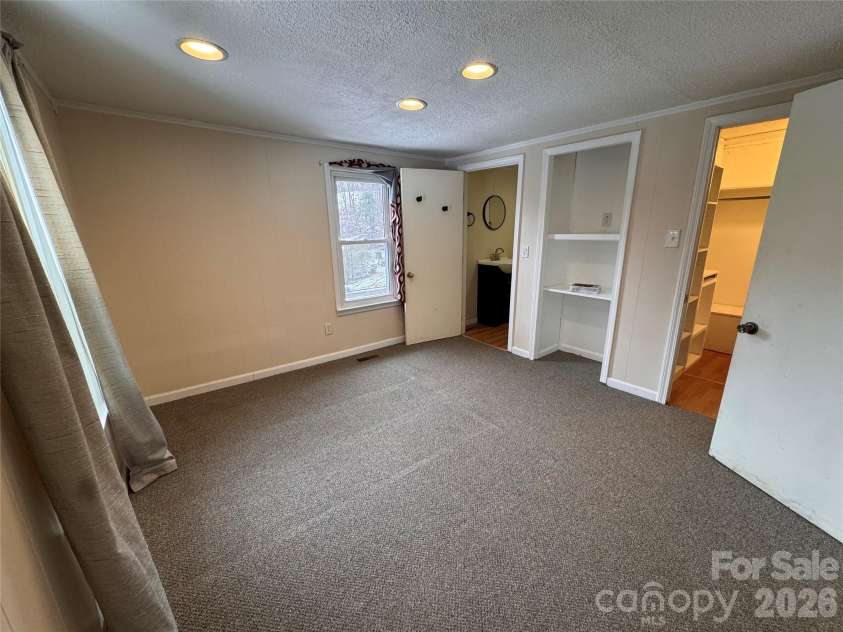 9 Alzena Road, Sylva, NC 28779.  MLS# CAR4344187, YatesRealty ID 3847. 