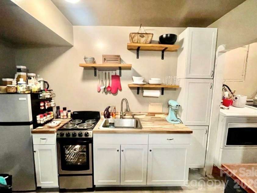 9 Alzena Road, Sylva, NC 28779.  MLS# CAR4344187, YatesRealty ID 3847. 