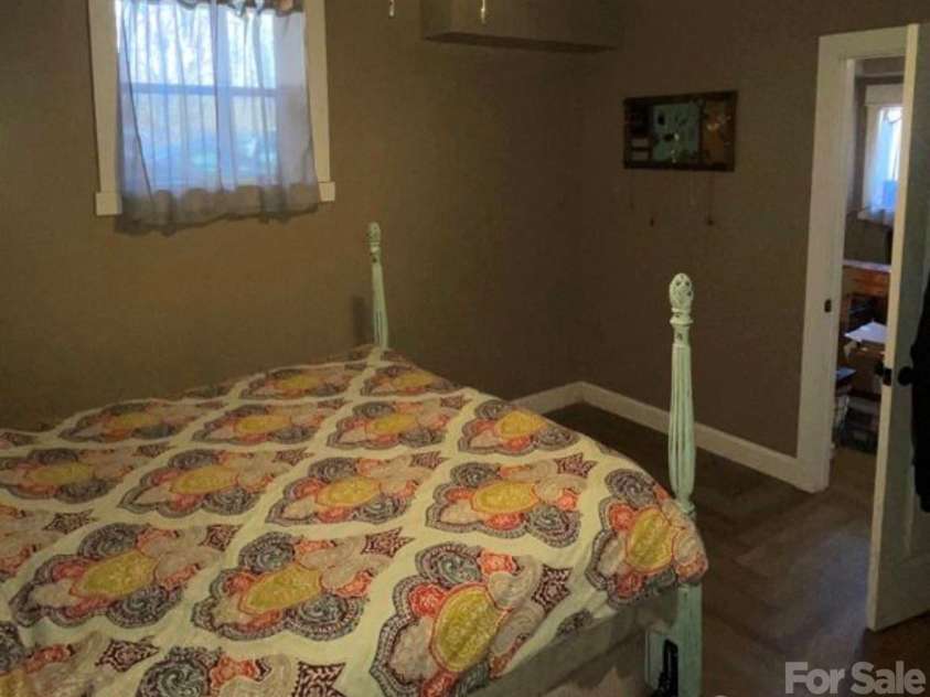 9 Alzena Road, Sylva, NC 28779.  MLS# CAR4344187, YatesRealty ID 3847. 