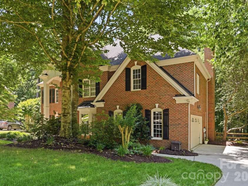 12529 Preservation Pointe Drive, Charlotte, NC 28216.  MLS# CAR4392241, YatesRealty ID 38471. 