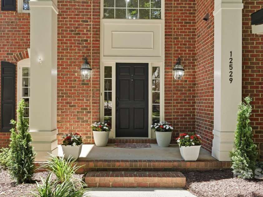 12529 Preservation Pointe Drive, Charlotte, NC 28216.  MLS# CAR4392241, YatesRealty ID 38471. 